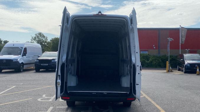Mercedes-Benz Sprinter 315Cdi L3 Diesel Rwd 3.5t H2 Pro Van 9G-Tronic - Image 14